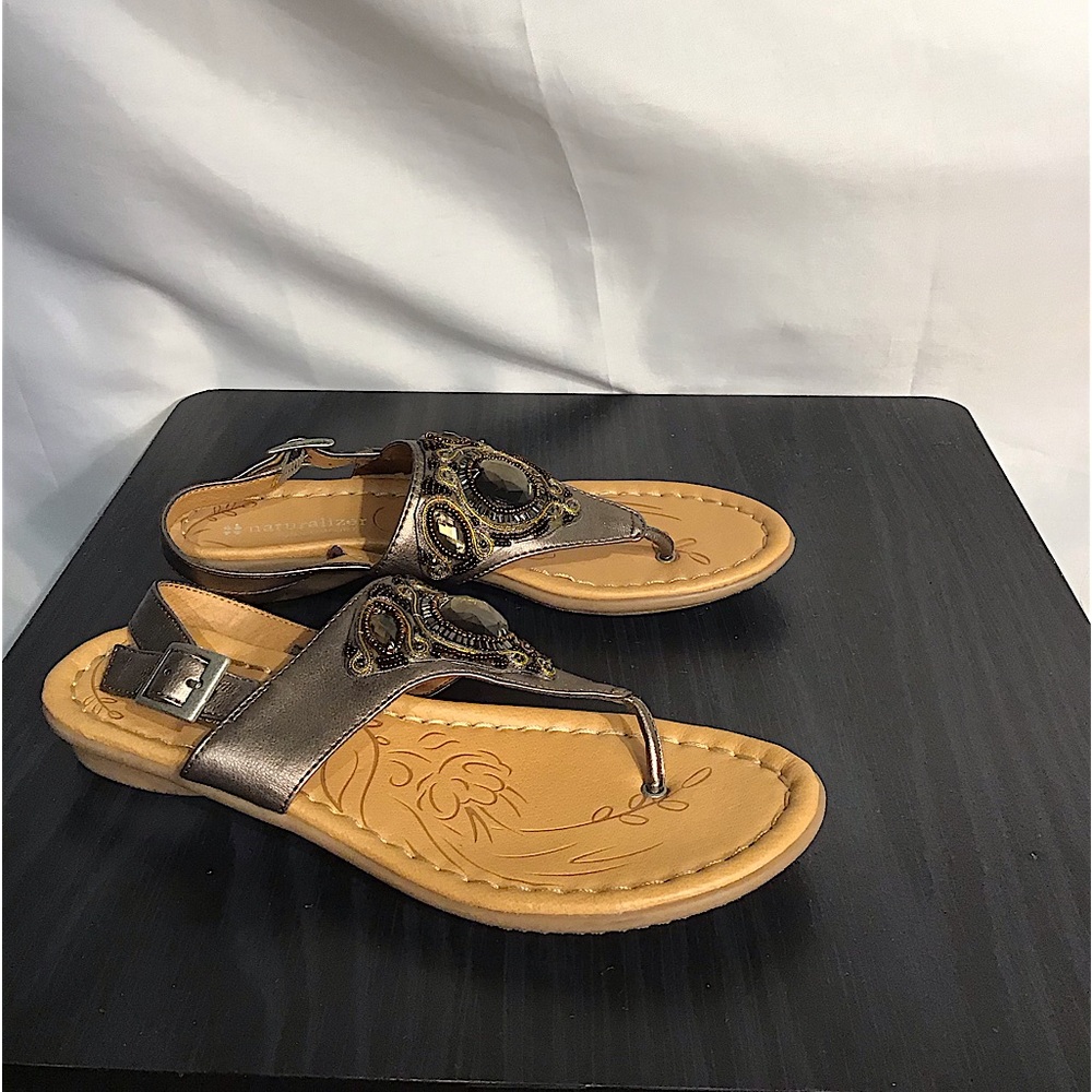 Naturalized Thong Sandal Size 7 New - Picture 3 of 6